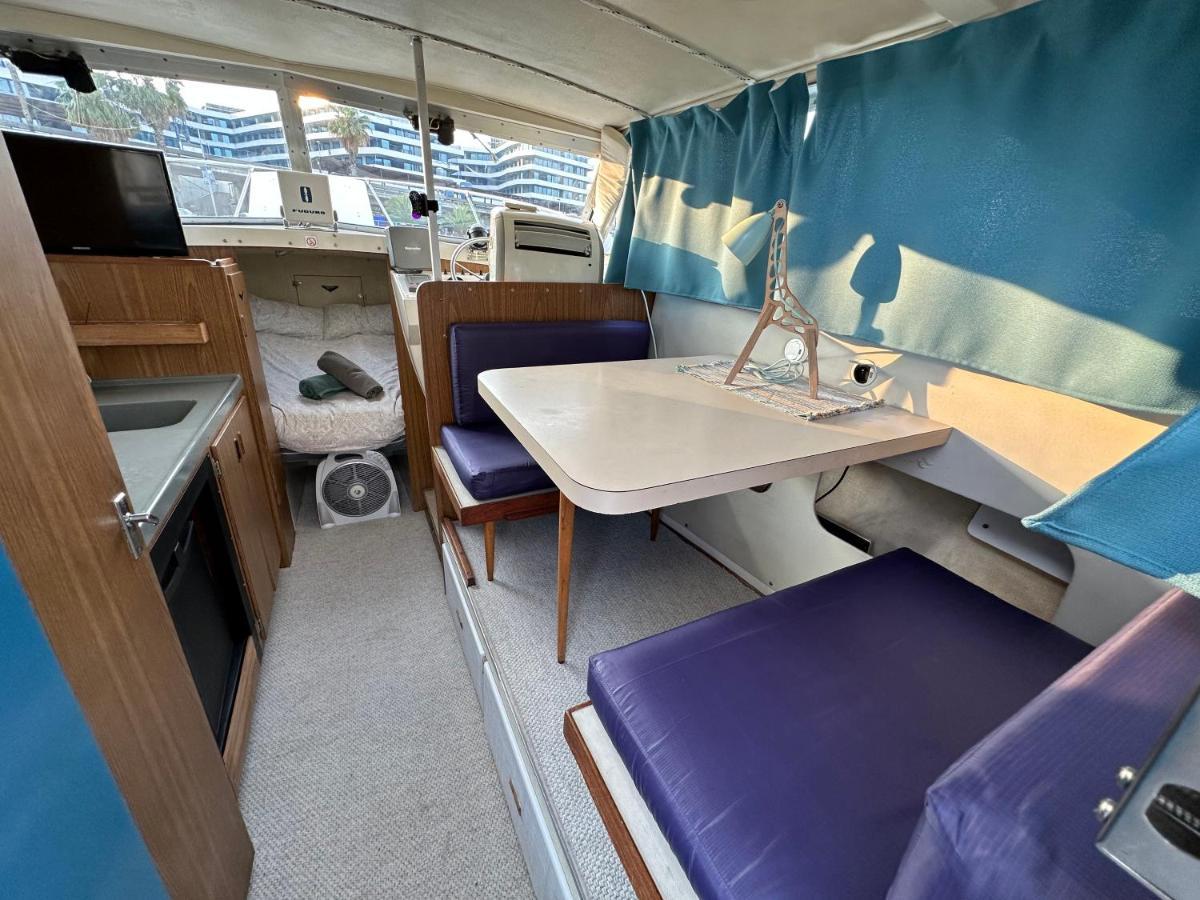 !!Boat With Ac In Port Forum 2 Bikes Included!! Hotel Sant Adria de Besos Exterior foto