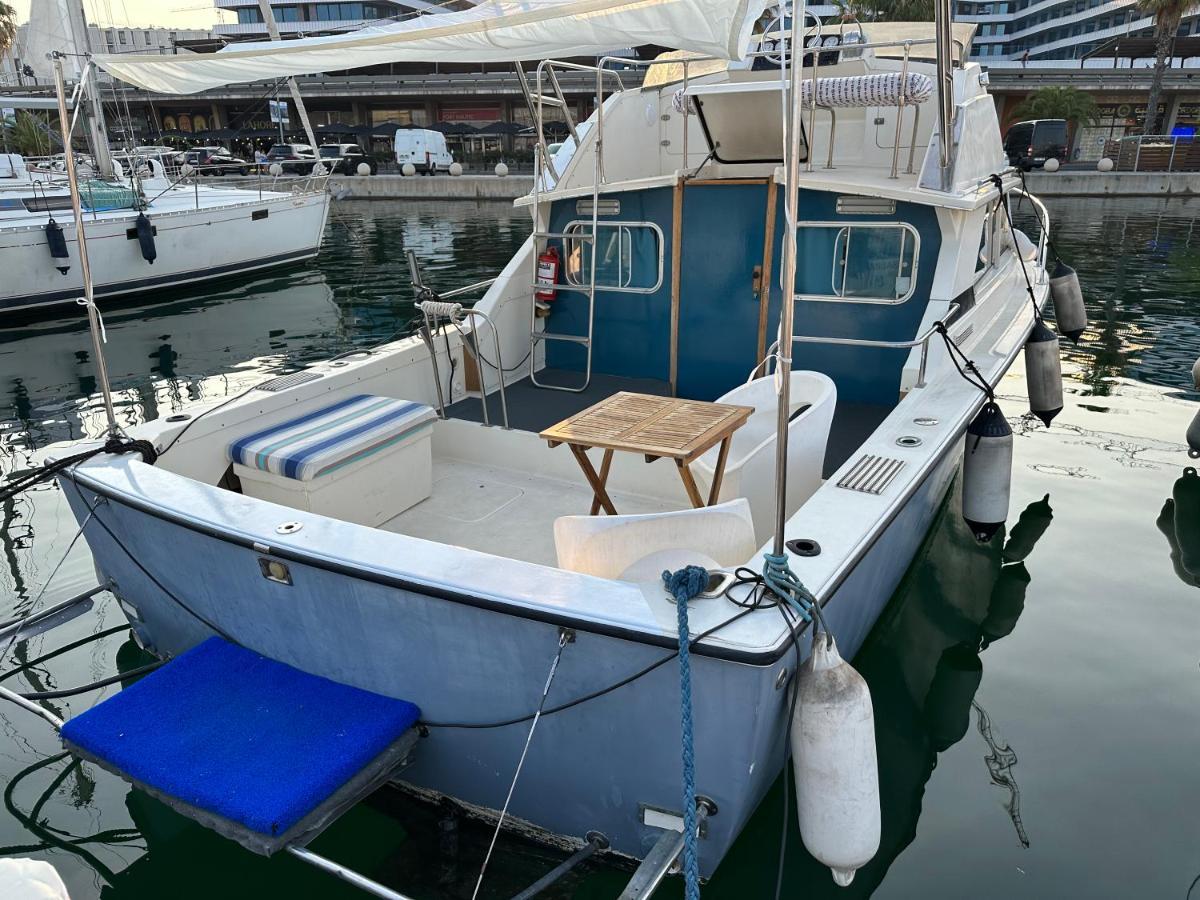 !!Boat With Ac In Port Forum 2 Bikes Included!! Hotel Sant Adria de Besos Exterior foto