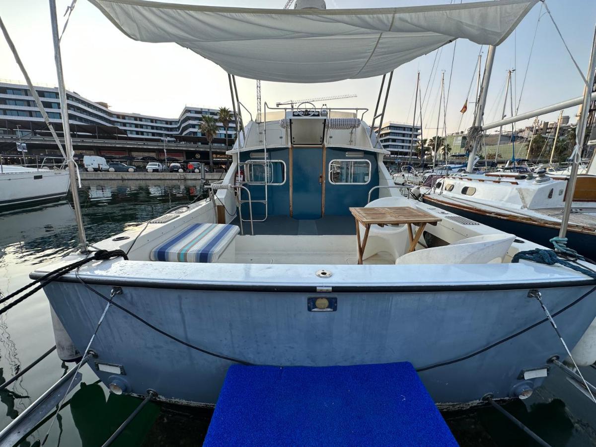 !!Boat With Ac In Port Forum 2 Bikes Included!! Hotel Sant Adria de Besos Exterior foto